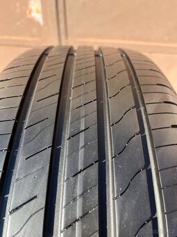 ALU kola+letni pneu org VW 215/55 17’ - 8