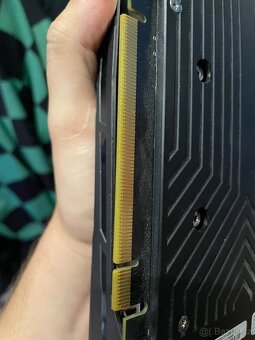 Prodám stále výkoný základní hardware - 8