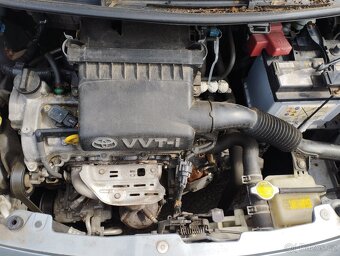 Toyota Yaris 1.3 tažné, kamera, 2 sady kol - 8