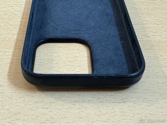 iPhone 15 Pro Silicone Case + MagSafe (černá) - 8