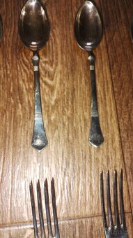 Příbory sada s krabičkou - 8