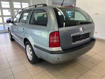Škoda Octavia I  1,6i Tour - 8