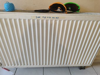8x Radiátory typ 22(hl.100mm) a typ 33 (hl.155mm) - 8