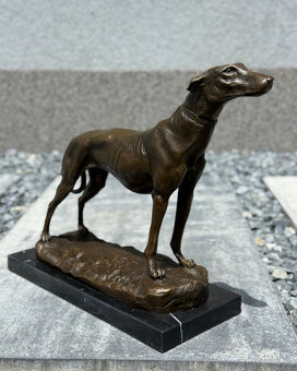 Bronzová socha Greyhound – realistická lovecká figurka psa, - 8