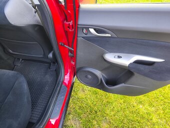 Honda Civic 1,8 Vtec i-shift automat executive - 8