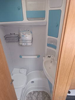 Karavan Knaus Eifelland Holliday 395 palandy - 8