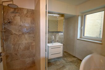 Pronájem bytu 4+1 se zahradou a parkováním - 8