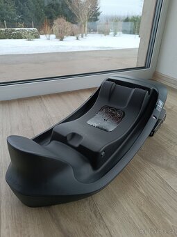Vajíčko Cybex ATON B2 I-SIZE Volcano Black + Cybex BaseOne - 8