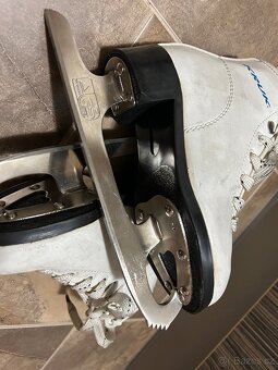 Dětské zimní brusle - 8