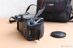 Prodám digitální fotoaparát FujiFilm FinePix S4500 + brašna - 8