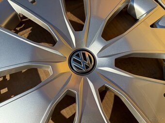 Nové originální poklice kryty kol VW 16" (2GM601147B) - 8