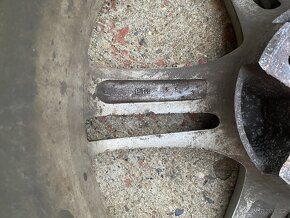 Celoroční pneu 215/45/17 a R17 kola 4x100 s TMPS - 8