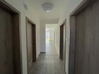 Pronájem bytu 4+kk 80 m², zahrada 85 m², Včelná - 8