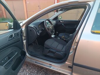 Prodám  Škoda Octavia 2 sedan  1.6.75kw Rok výroby 06 Najeto - 8