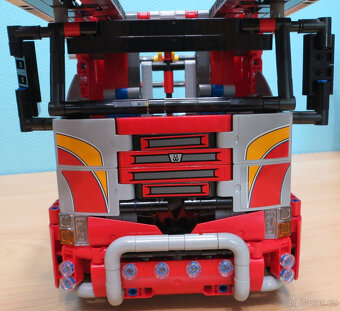 LEGO 42098 Kamion pro přepravu aut - 8