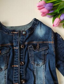 Krásná džínová vypasovaná bundička. Top stav - 8