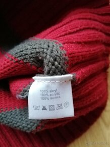 dámský svetr s kapucí vel. S - 8