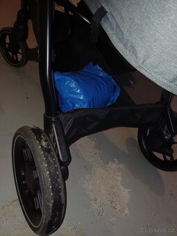 Kočárek Dvojkombinace Maxi Cosi + základna s isofixem - 8