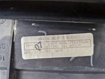 Cadillac Deville palubní deska - 8