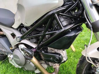 Ducati Monster 696 - 8