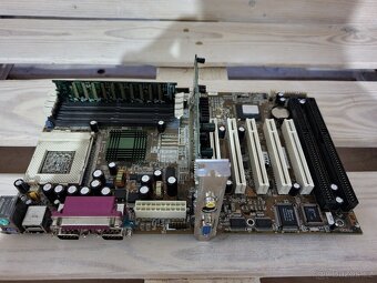Deska FIC FA13 rok 1999 (socket 370) + GPU + 32MB SDRAM. - 8