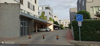 Praha-Prosek, Valečovská ul. - 8