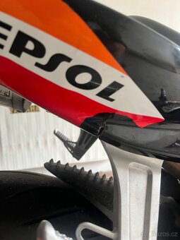 HONDA CBR 600rr REPSOL - 8