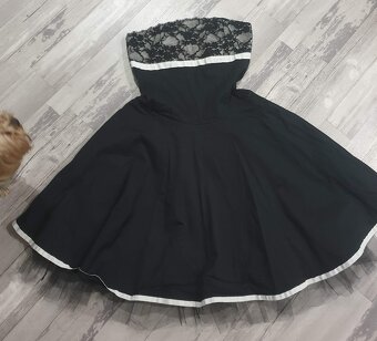 Krásné černé šaty bez ramínek - 8