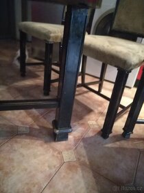 Prodám starožitný stůl ,6 židlí,dvě křesílka - 8