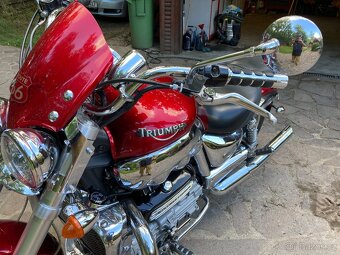 Triumph Rocket III - 8