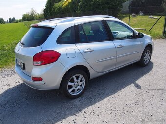 Renault clio combi 2010 - 8