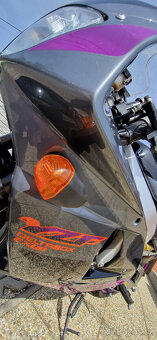 YAMAHA YZF 750r - 8