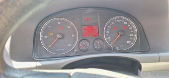 VW Touran 1.9 TDI - 8