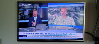 TV Philips 40" (102cm), LED, DVB-T, 200Hz, USB - 8
