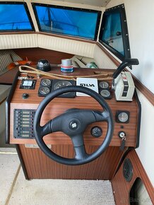 Motorový kajutový člun (loď) - 8