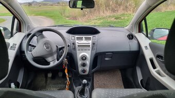 Prodám Toyota Yaris r.v.2006, 1,3 benzin 64kw - 8