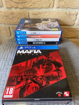 PS4 ZLATÁ EDICE SLIM 500GB + EXTERNÍ DISK ZDARMA - 8