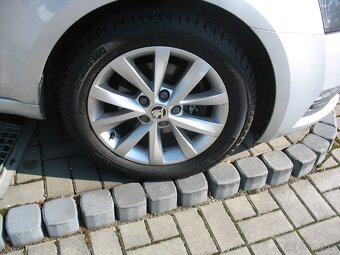 Octavia II 1,6 TDi-85 kW, 220.000,-Kč - 8