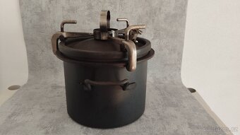 Velmi starý tlakový hrnec tzv.tlakáč D.R.G.M - 5,45kg - 8