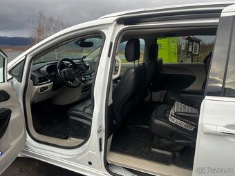 Chrysler Pacifica - 8