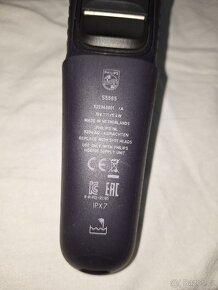 Holící strojek Philips 5000 Series - 8