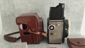 Starý fotoaparat Flexaret s příslušenstvím - 8