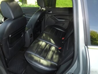Ford Kuga 2.0 TDCi 4x4 TITANIUM-Xenony-Panorama - 8