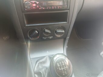 Škoda Octavia 1.6 i rok 2008 - 8