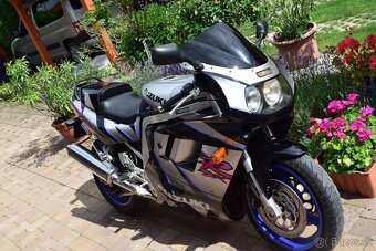 SUZUKI GSX-R 1100 - 8