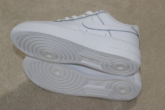 Bílé NIKE AIR FORCE 1 vel. 38,5 - 8