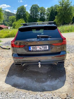 Prodám Volvo v60 R Design 2021 145 kW - 8