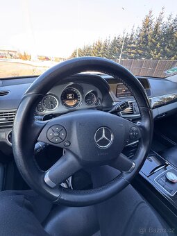 Mercedes- Benz E200 - 8