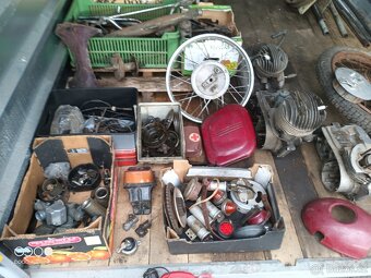 Motory, plechy, kola Jawa ČZ - 8