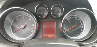Opel Insignia 2,0 cdti - 8